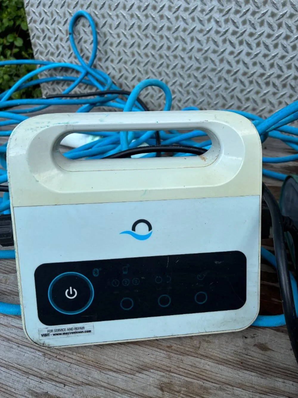 Dolphin S300 Pool Vacuum Pool Cleaner With Advanced 115 Power Supply